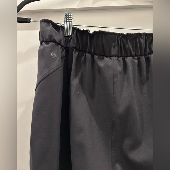 Lululemon Black Joggers Size 8 Medium - Picture 4 of 4